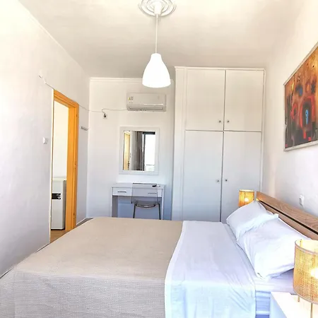 3rd Floor In Town With Sea View 아파트