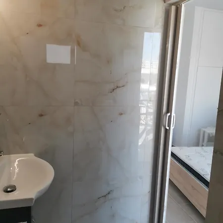 3rd Floor In Town With Sea View 아파트 *